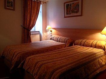 Auberge De L'Isard Saint-Denis  Extérieur photo