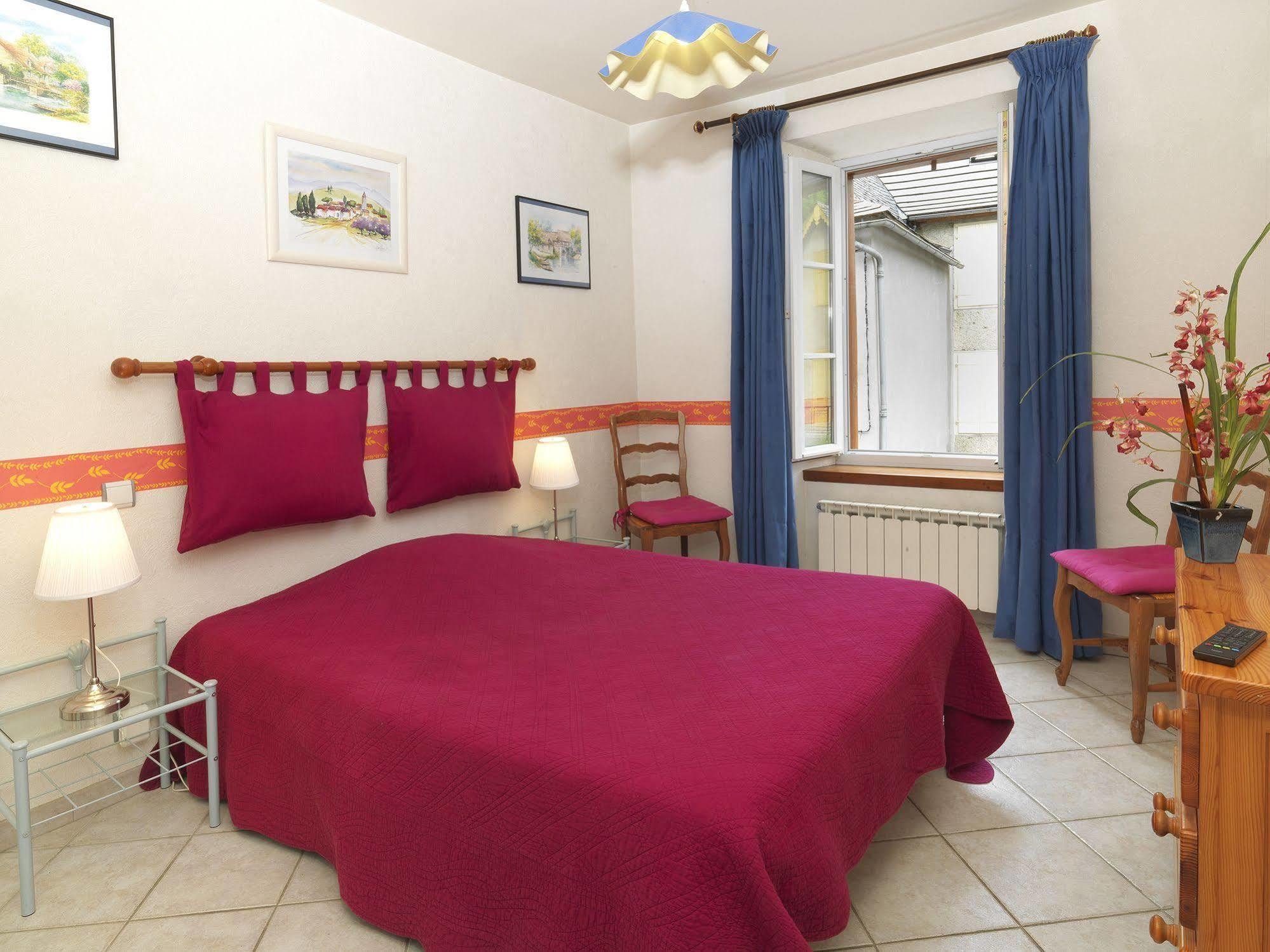 Auberge De L'Isard Saint-Denis  Extérieur photo