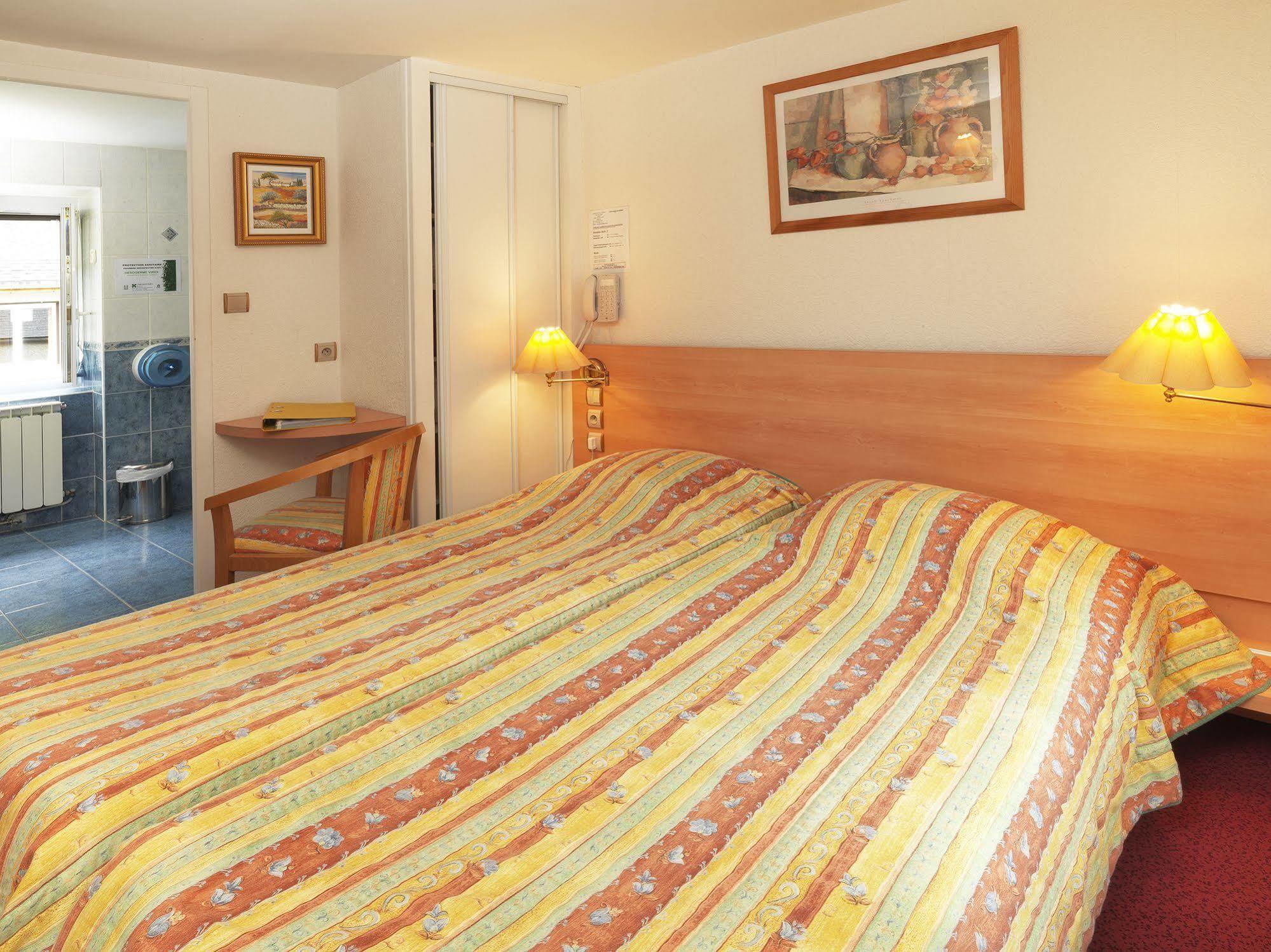 Auberge De L'Isard Saint-Denis  Extérieur photo