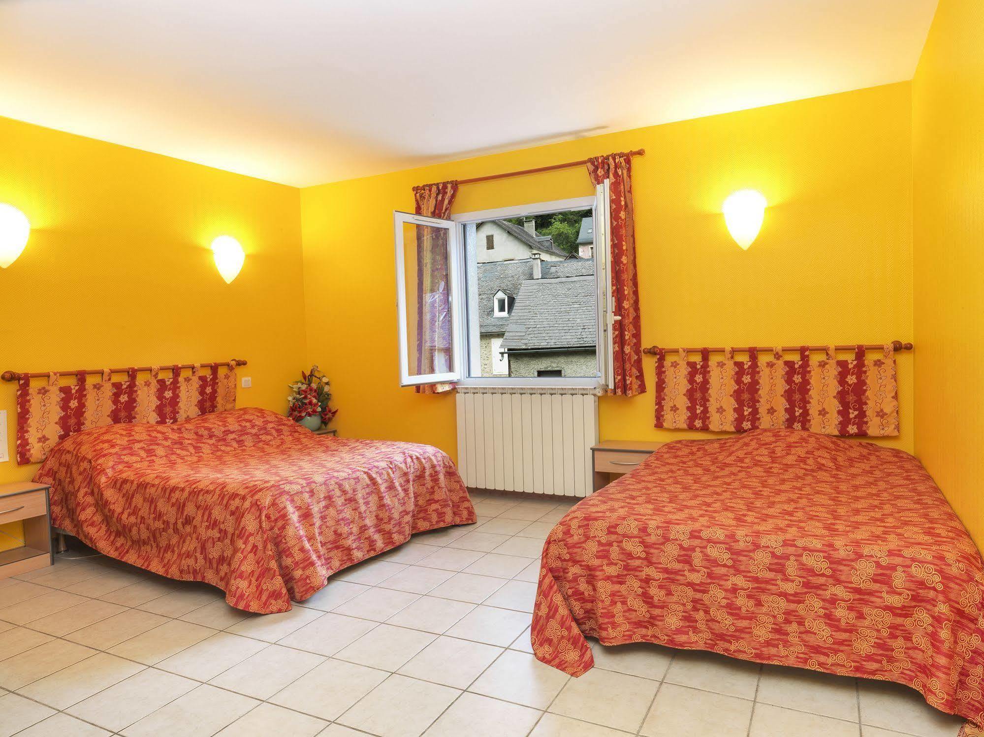 Auberge De L'Isard Saint-Denis  Extérieur photo